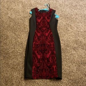 En Focus Studio dress. Black and burgundy color